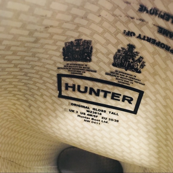 HUNTER Tall Black Glossy Boots - Picture 8 of 8